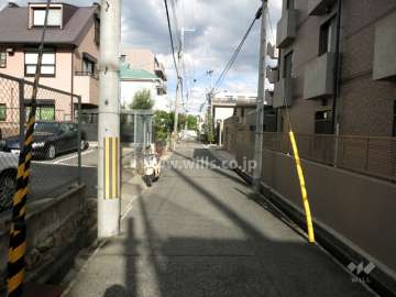 敷地北西側の前面道路
