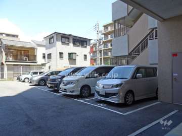 敷地内駐車場（屋外平面式）