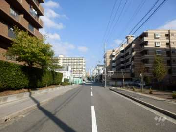 敷地北西側の前面道路