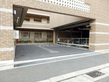 駐車場出入り口