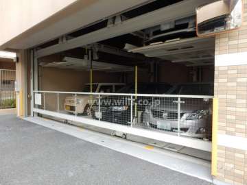 敷地内駐車場（屋内機械式）
