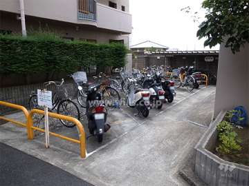 駐輪場、バイク置き場
