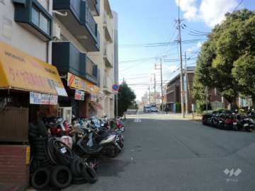 敷地北側の前面道路