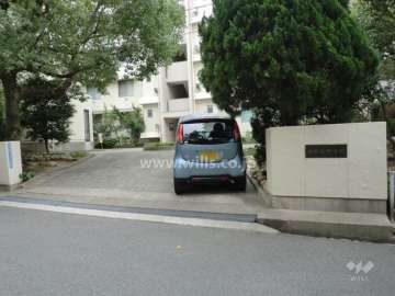 敷地入り口
