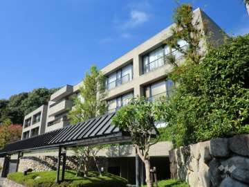 御影柏葉パークマンションの外観（南東側から）