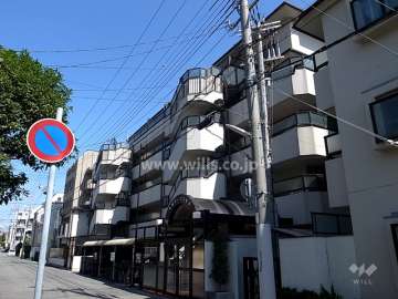 甲南オークス岡本の外観（北西側から）