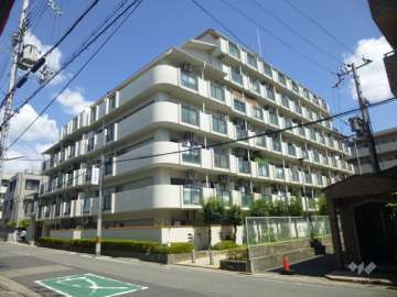 甲南グランドハイム本山の外観（南西側から）