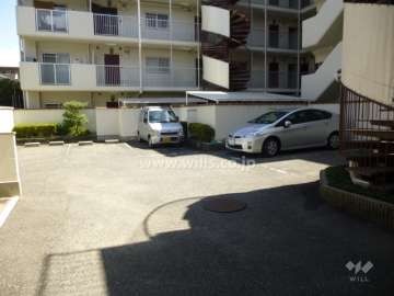 敷地内駐車場（屋外平面式）