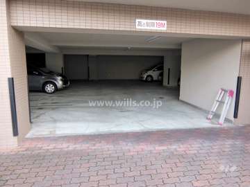 駐車場出入り口