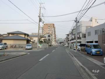 敷地北側の前面道路