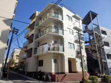 甲南マンションの外観（北西側から）