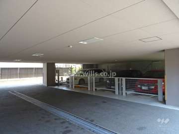 敷地内駐車場（屋内機械式）