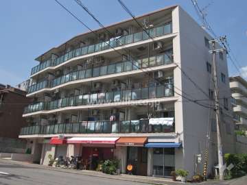 甲南本山ハイムの外観（南東側から）