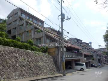 荒神山住宅3号棟の外観（北西側から）