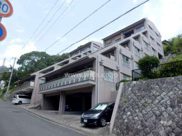 荒神山住宅3号棟の外観（南西側から）