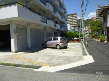 敷地内駐車場（屋外平面式）