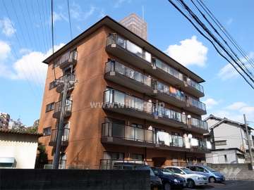 日商岩井第8緑地公園マンションの外観（南西側から）