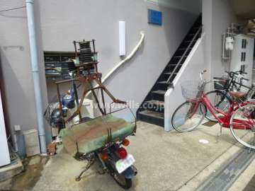 住戸入り口（共用ポスト）