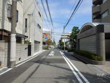 敷地北側の前面道路