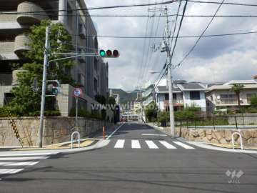 敷地東側の前面道路