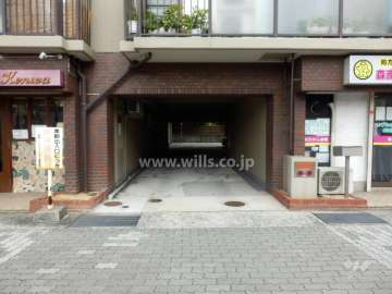 駐車場出入り口