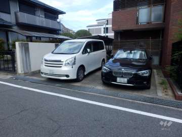 敷地内駐車場（屋外平面式）