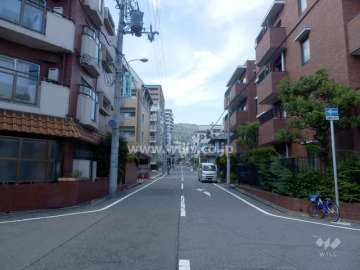 敷地南西側の前面道路