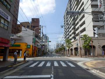 敷地南側の前面道路