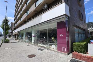 1階部分には店舗があります。