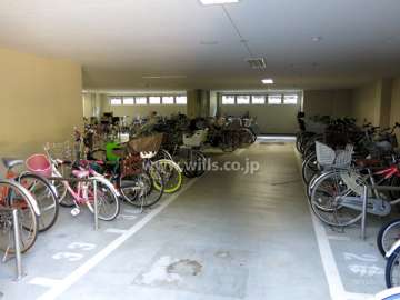 駐輪場（屋内）