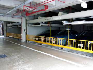 敷地内駐車場（屋内機械式）