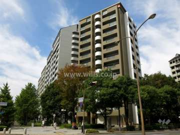 RICウエストコート4番街南棟1番館の外観（南東側から）