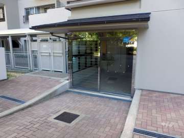 4番街西棟1番館のエントランス