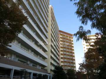 RICウエストコート7番街4番館B棟の外観（南側から）