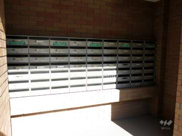 住戸入り口（共用ポスト）