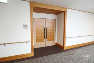 共用部（コミュニティホール入口）