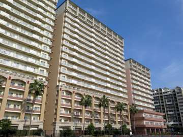 RICイーストコート11番街3番館の外観（南西側から）