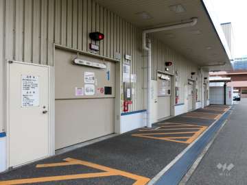 駐車場出入り口