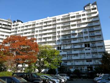 RICウエストコート6番街3番館の外観（南西側から）