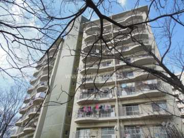 住吉台東住宅4号棟の外観（東側から）