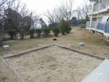 敷地に隣接する小さな公園