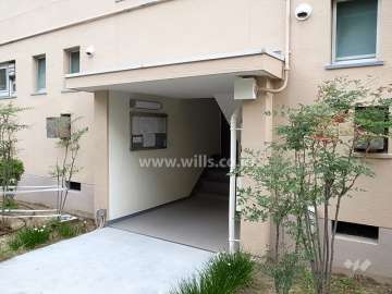 住戸入り口（共用ポスト）