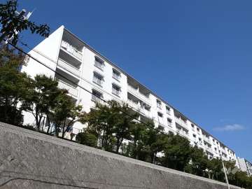 渦ヶ森コーポ18号館の外観（南側から）