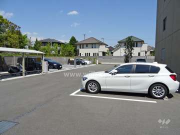 敷地内駐車場（屋外平面式）
