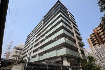 プラウド千里山田フロントの外観(南西側から)