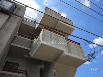 外壁は吹き付けです。