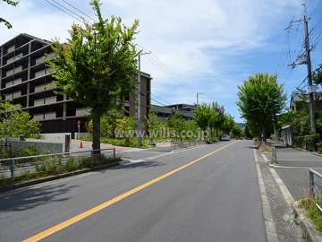 敷地東側の前面道路