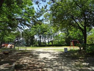 敷地に隣接する「藤白公園」