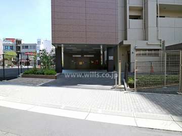 駐車場出入り口