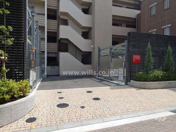 駐車場出入り口